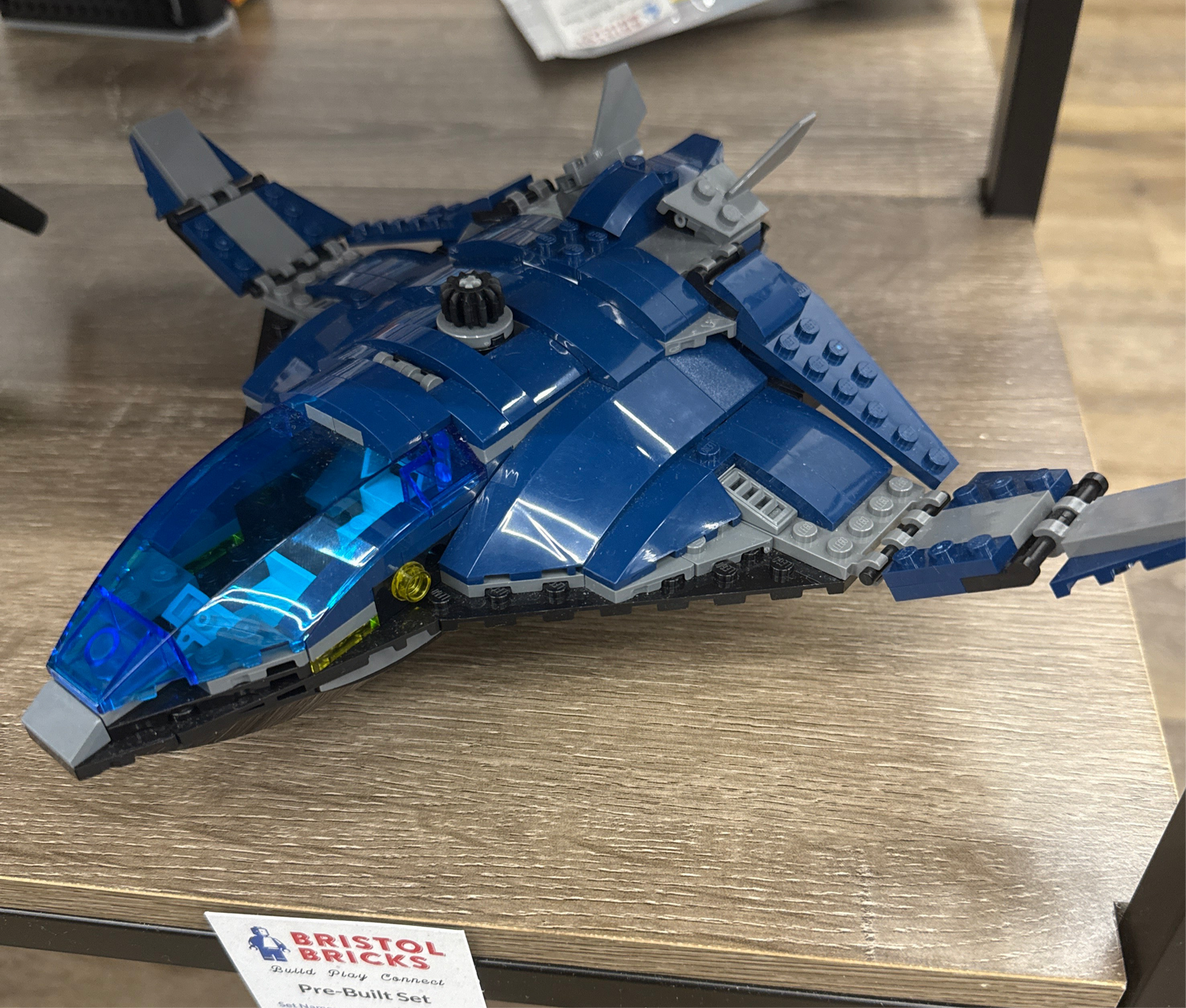 u76051b - Quinjet