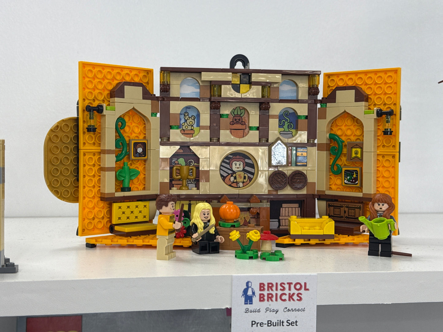 u76412 - Hufflepuff House Banner