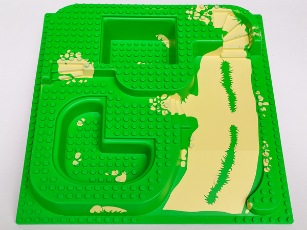 6092px1 - Raised 32x32 Baseplate with Yellow Dirt Pattern (1999)