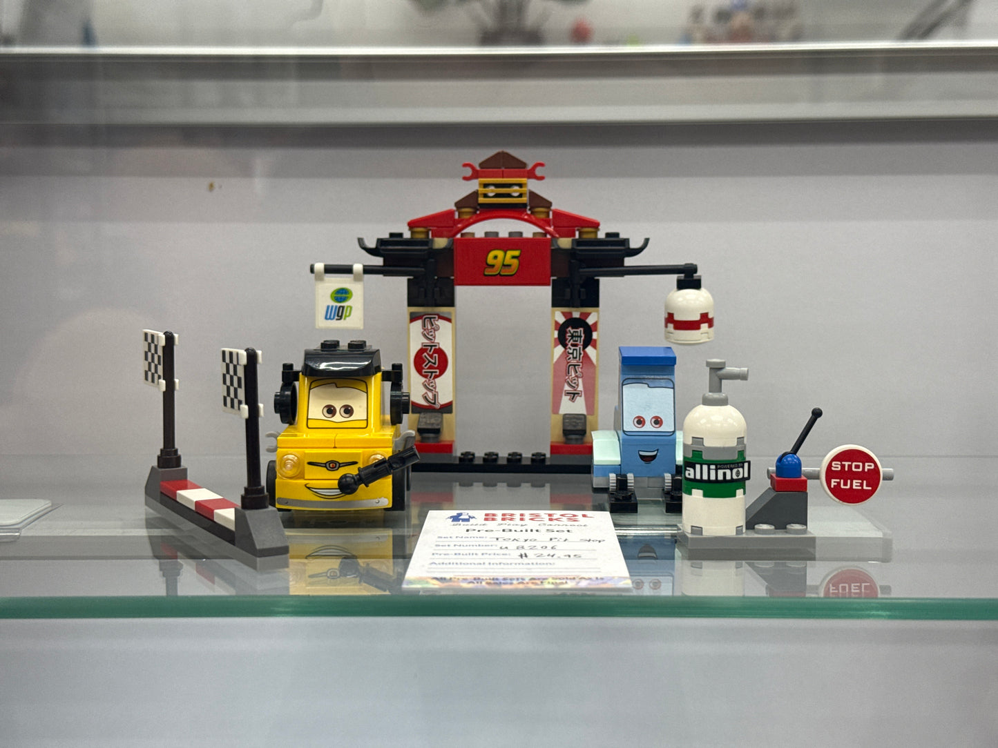 U8206 - Tokyo Pit Stop