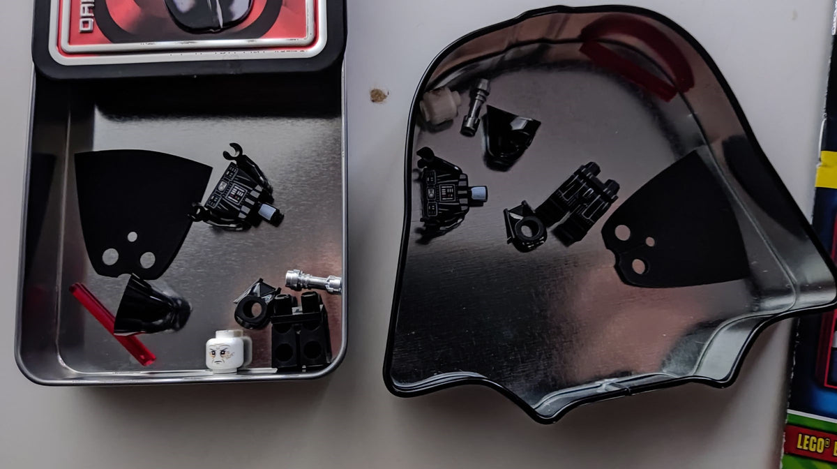 912408-1 - Darth Vader Metal Box (Retired)