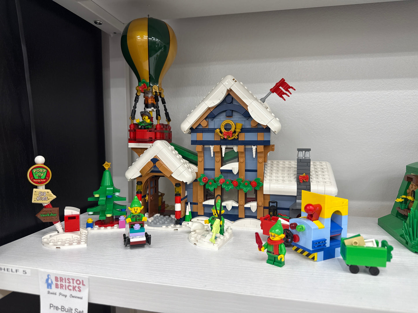 U10339 - Santa's Post Office