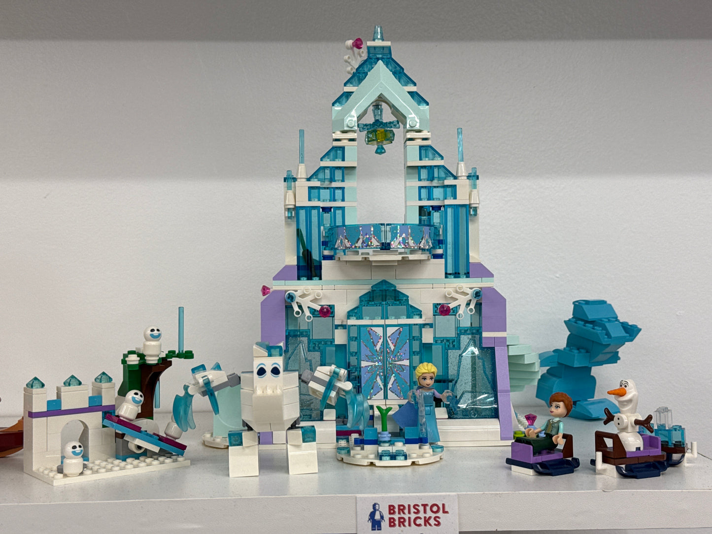 u41148 - Elsa's Magical Ice Palace