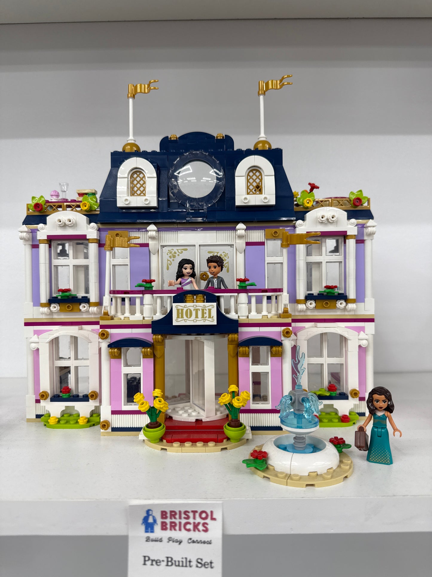 U41684 - Heartlake City Grand Hotel