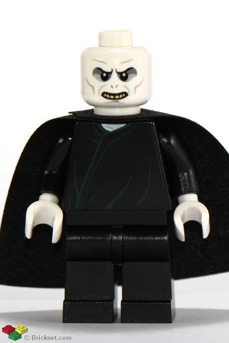 hp098 - Lord Voldemort - White Head, Black Cape, Dark Green Robe Lines