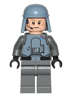 sw0579 - General Maximillian Veers - Chest Armor, Sand Blue Helmet