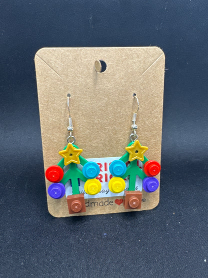 A092 - Small Christmas Tree Earrings