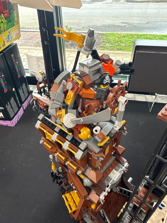 U70810 - MetalBeard's Sea Cow