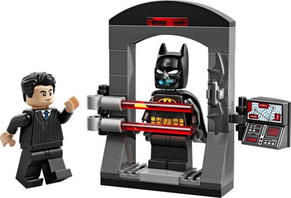 30726 - Batman™: Bruce Wayne™ and the Batsuit™ Polybag