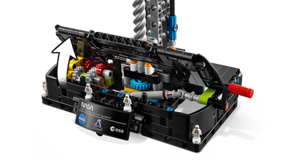 42221 - NASA Artemis Space Launch System Rocket