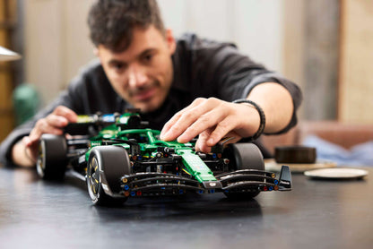 42240 - Aston Martin Aramco AMR25 F1® Car