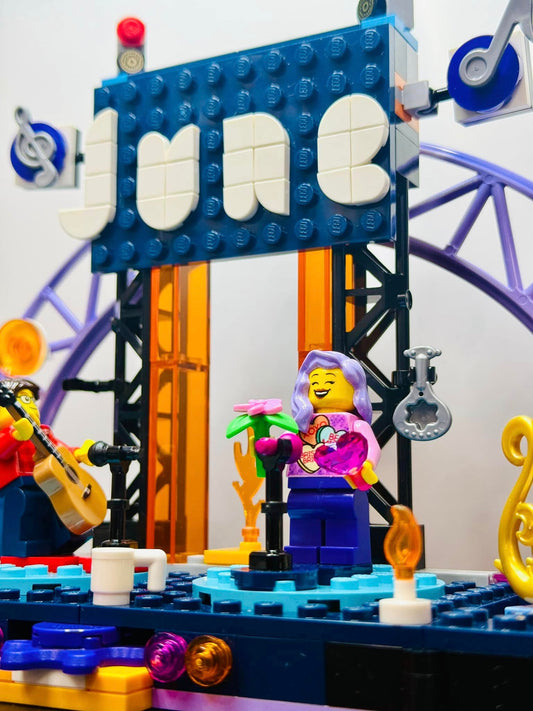 June Minifigure 2025 - Limited Edition
