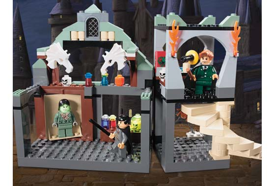 U4752 - Professor Lupin's Classroom  (Pre-Built)