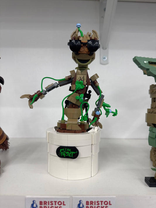 U76297 - Dancing Groot (Pre-Built)