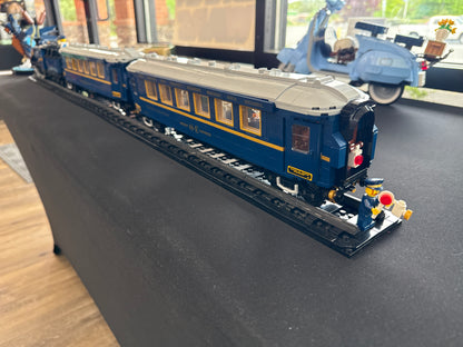 U21344 - The Orient Express Train