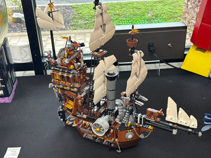 U70810 - MetalBeard's Sea Cow