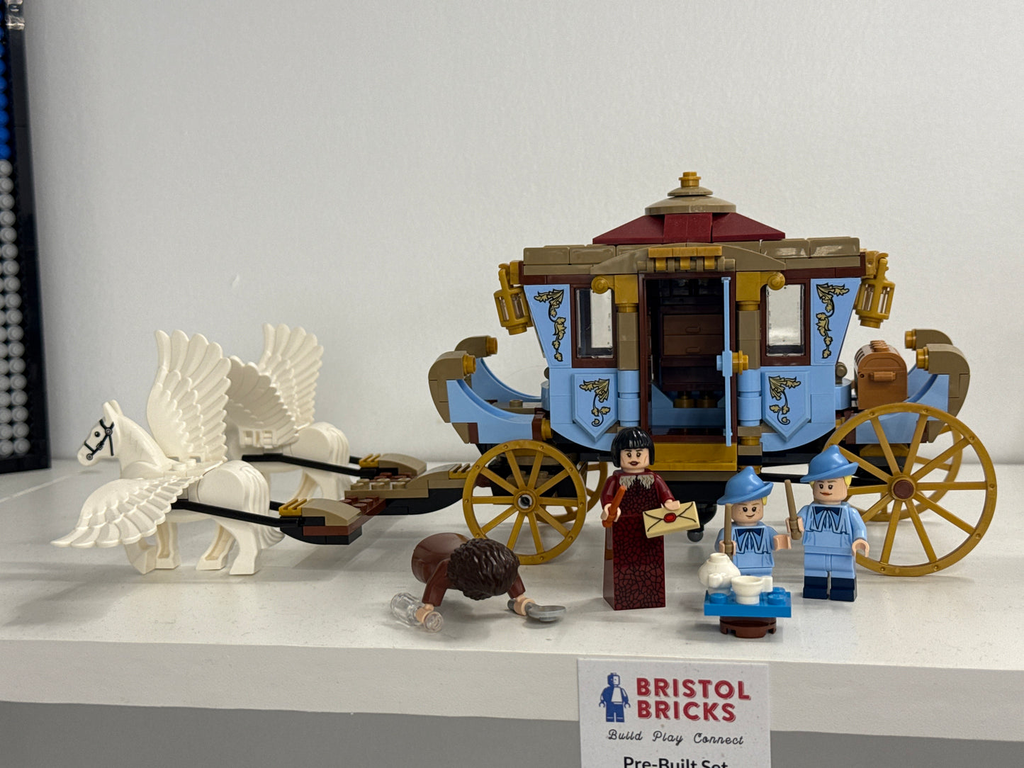 U75958 - Beauxbatons' Carriage: Arrival at Hogwarts
