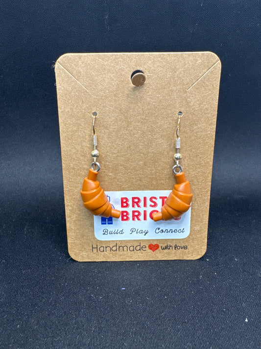 A139 - Croissant Earrings