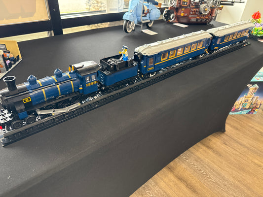 U21344 - The Orient Express Train