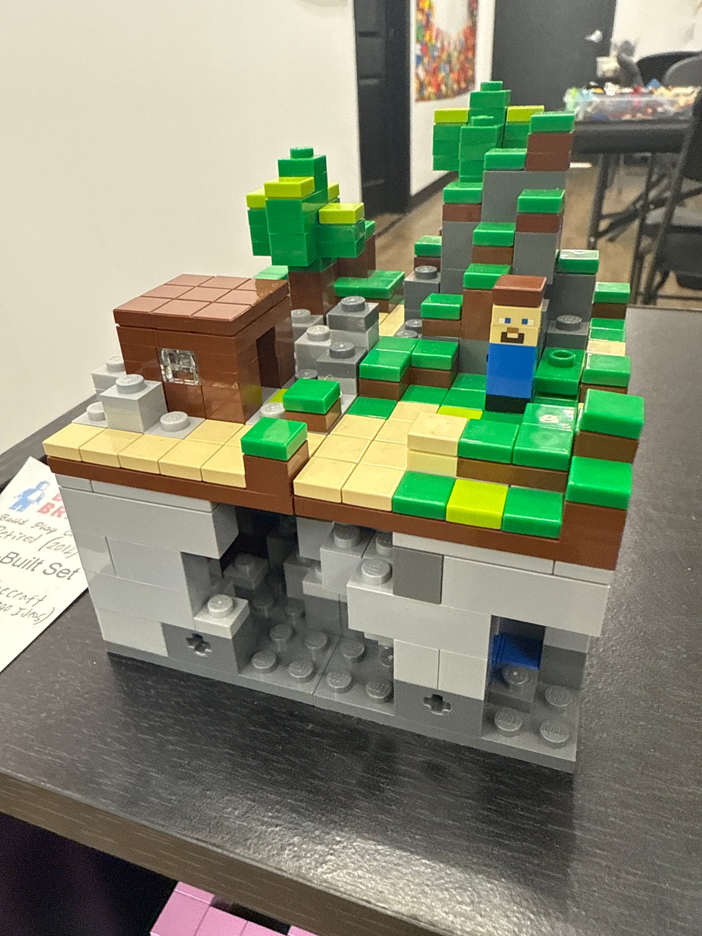 u21102 - Minecraft Micro World  (Pre-Built)