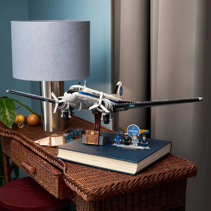11378 - Douglas™ DC-3™ PAN AM® Airliner