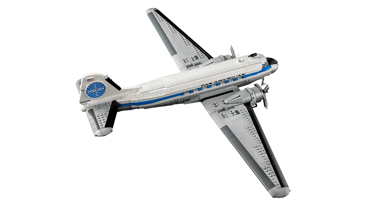 11378 - Douglas™ DC-3™ PAN AM® Airliner