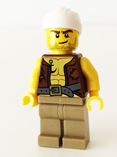 pi158 - Old Pirate - Vest and Anchor, Crooked Smile and Scar