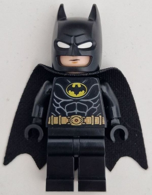 sh0899 - Batman - Black Suit, Gold Belt, Cowl with White Eyes, Neutral / Angry with Bared Teeth